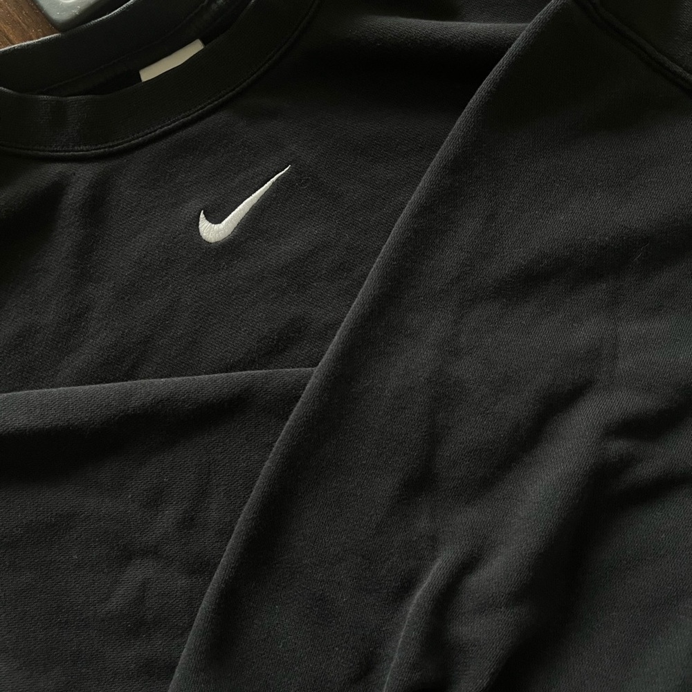 Nike Black Crewneck Swoosh Women’s Cropped Crewneck size S